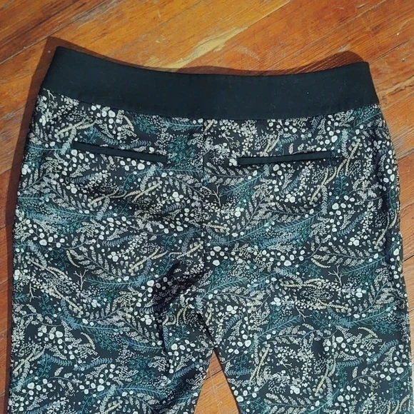 Ann Taylor LOFT Floral Print Black Pants Sz 6 - Picture 8 of 11
